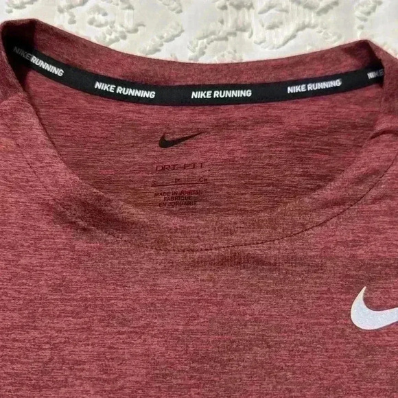 Nike Element Running Crew Long Sleeve Dri-Fit Men’s Burgandy Top Size Small NWT - Picture 3 of 13
